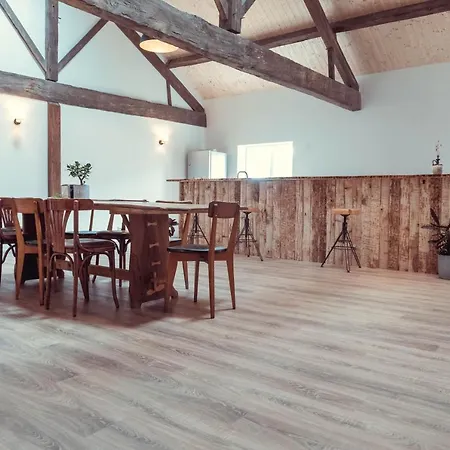 Surf & Skate House, Ancien Chai Viticole.