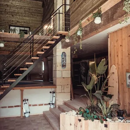 Surf & Skate House, Ancien Chai Viticole. Jau-Dignac-et-Loirac